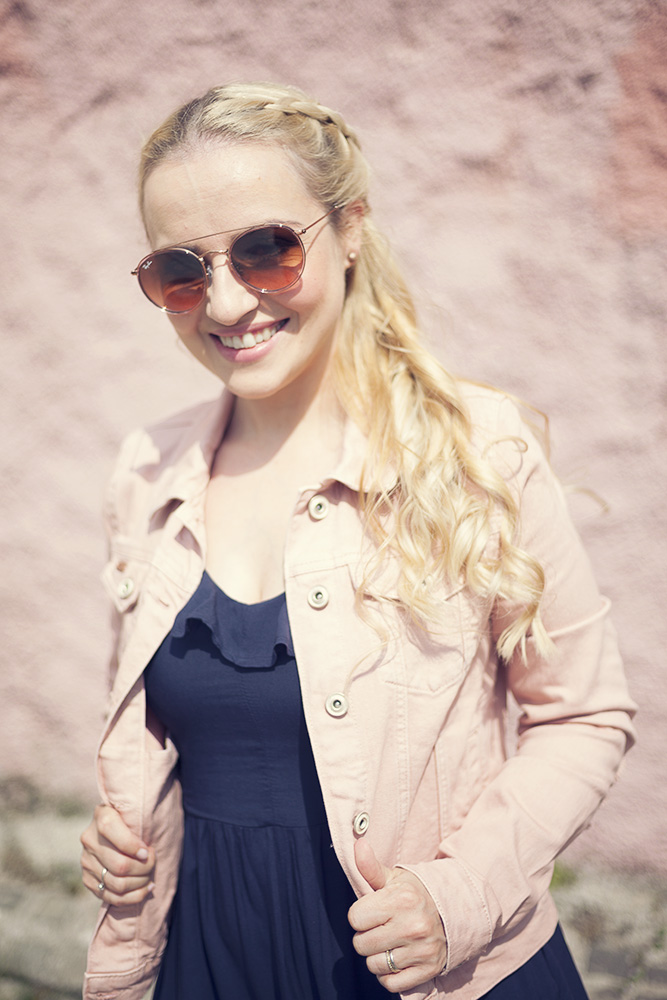 Ana Žontar Kristanc z očali, stranka Optike Aleksandra