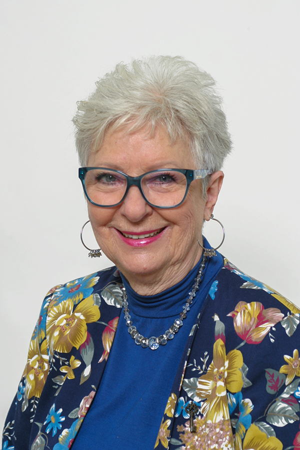 Ivanka Kraševec z očali, stranka Optike Aleksandra