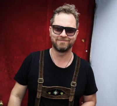 Jurij Zrnec z očali, stranka Optike Aleksandra